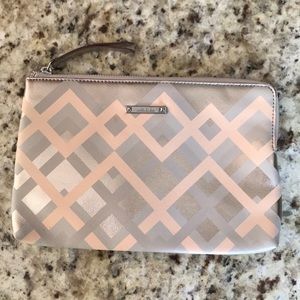 NWOT Stella & Dot geometric pattern clutch pouch